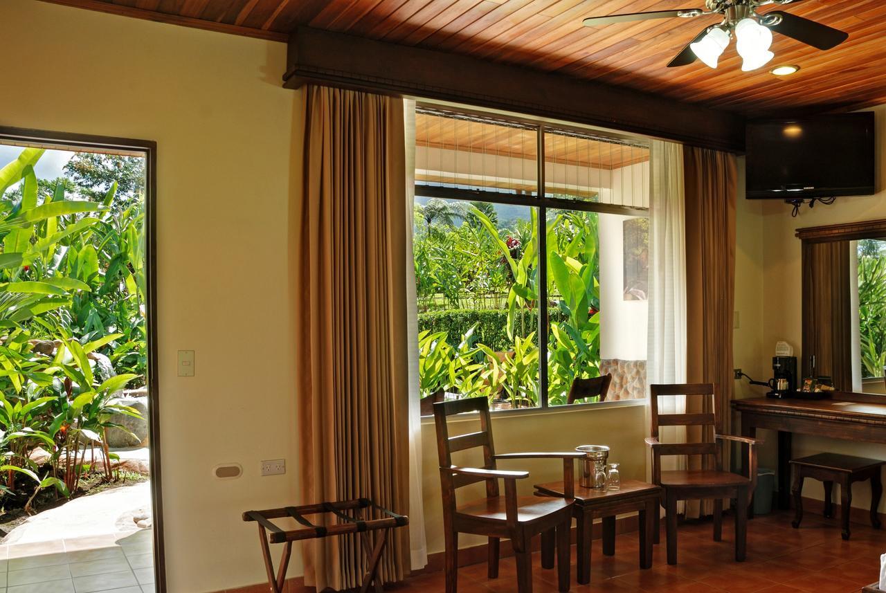 Volcano Lodge, & Thermal Experience 3*