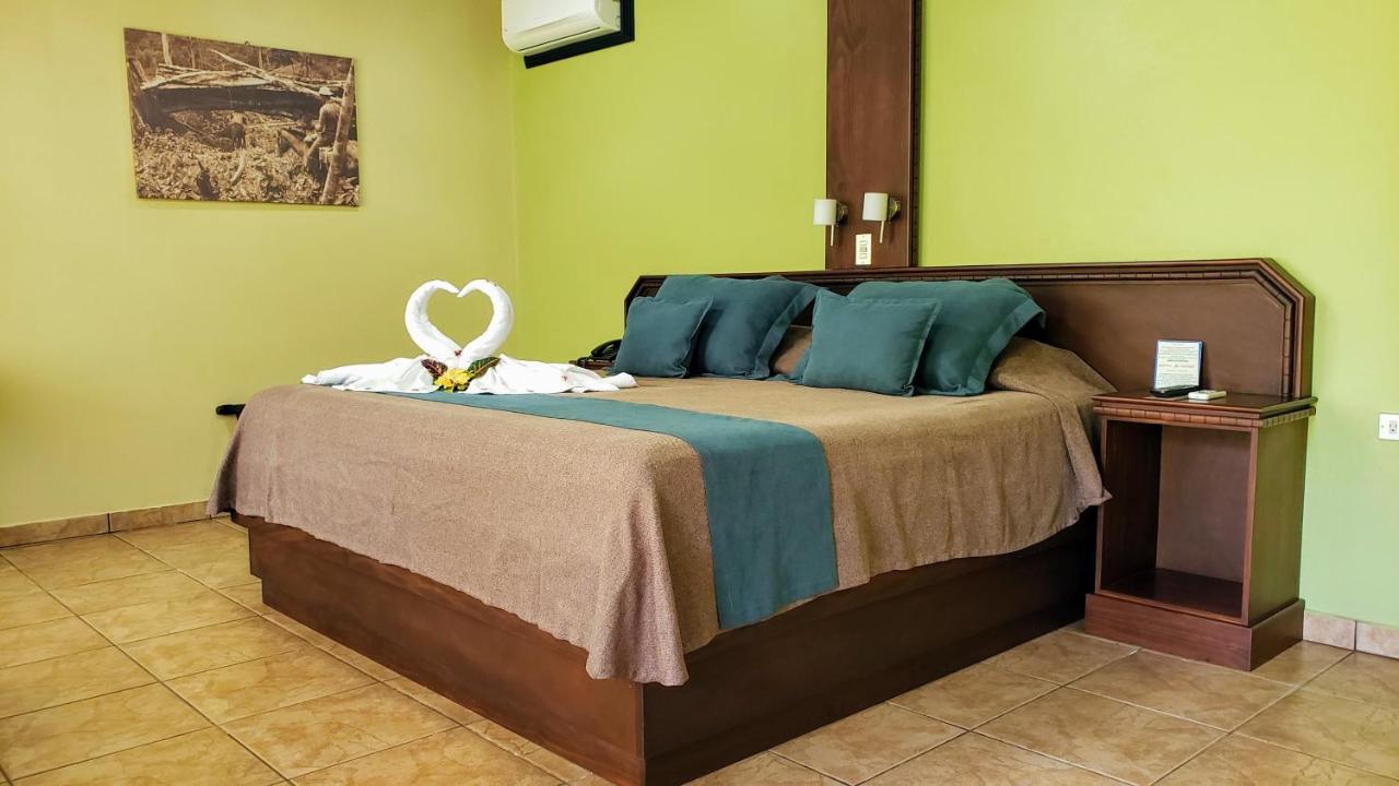 Volcano Lodge, & Thermal Experience